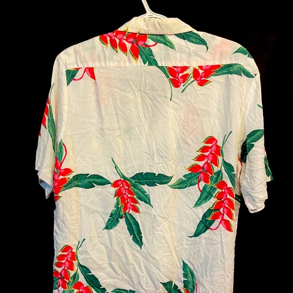 Two large Vintage Hawaiian Button Up Shirts - Picture 7 of 9